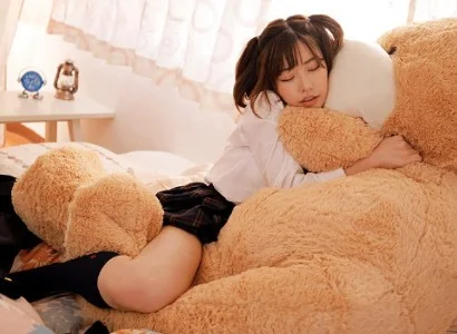 Cơn mưa kéo dài đổ xuống bất ngờ giữa đường