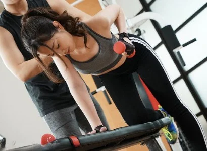 Anh PT số hưởng với người phụ nữ thiếu thốn tình dục quan hệ tình dục với nhau